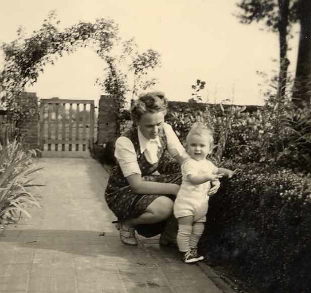 Herta Cipa und Enno in Bockhorn 1952
